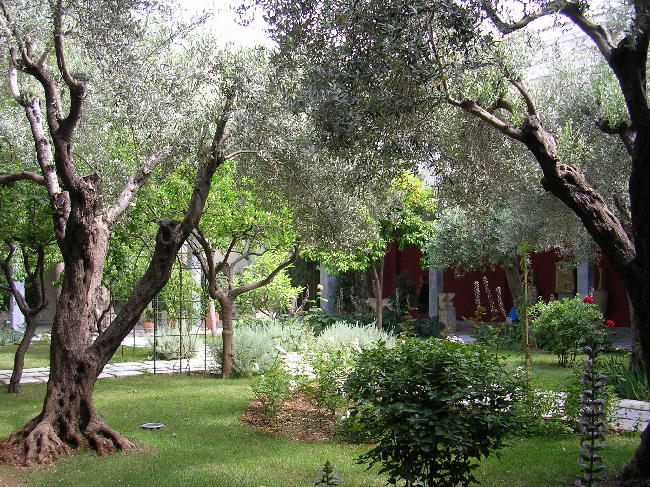 The courtyard inside the museum.